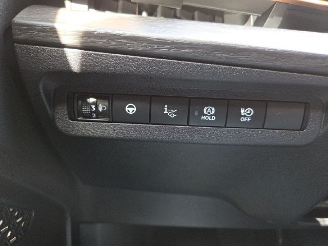 Used 2024 Nissan Ariya AWD image 17