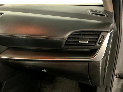 Used 2025 Nissan Rogue SV image 16