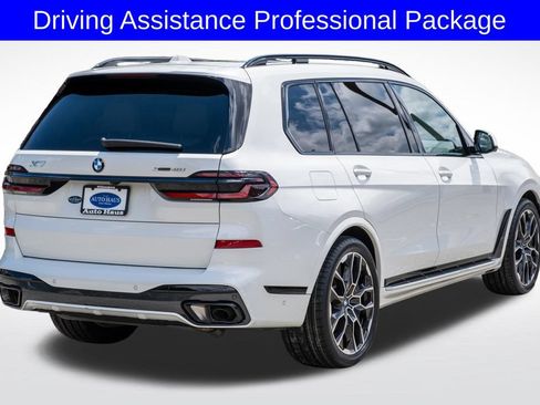 Used 2025 BMW X7 xDrive40i w/ M Sport Package AWD/4WD image 8