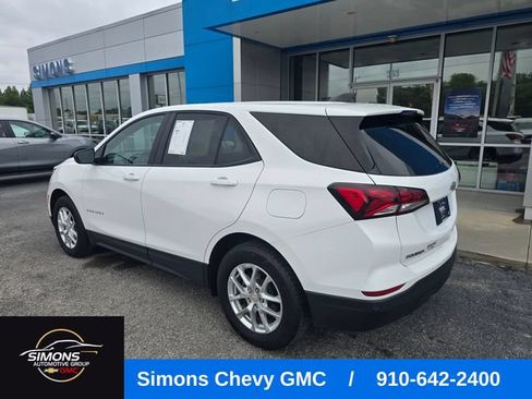 Used 2024 Chevrolet Equinox LS w/ LS Convenience Package AWD/4WD image 3