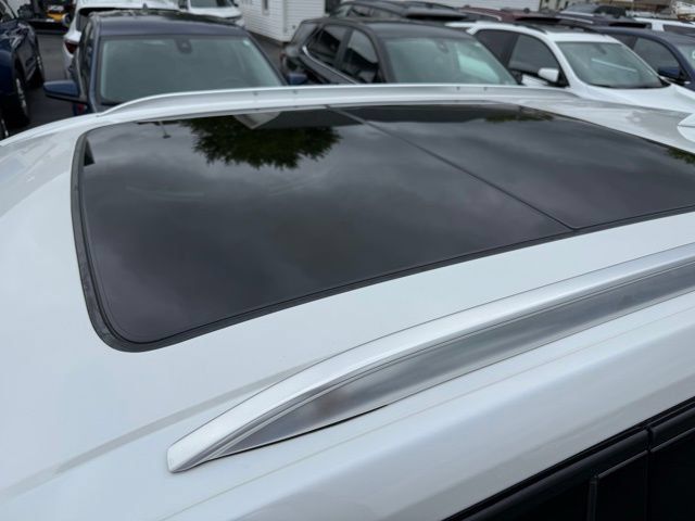 Used 2023 Chevrolet Blazer Premier w/ Enhanced Convenience Package AWD/4WD image 9