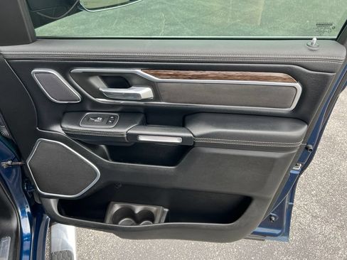 Used 2019 RAM 1500 Laramie AWD/4WD image 35