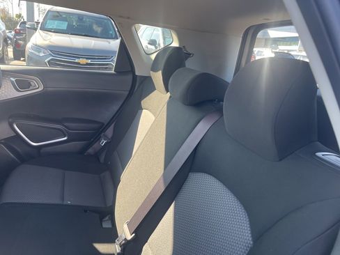 Used 2023 Kia Soul LX w/ LX Technology Package image 19