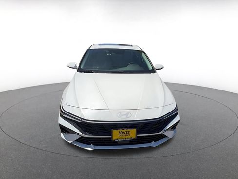 Used 2025 Hyundai Elantra Limited FWD image 4