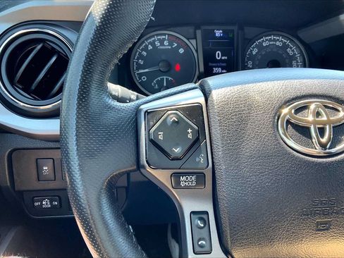 Used 2022 Toyota Tacoma TRD Sport w/ Technology Package AWD/4WD image 21