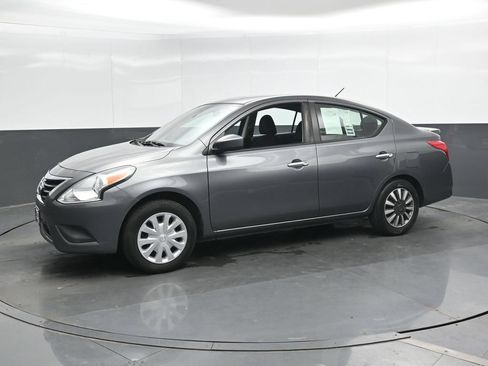 Used 2019 Nissan Versa SV FWD image 9