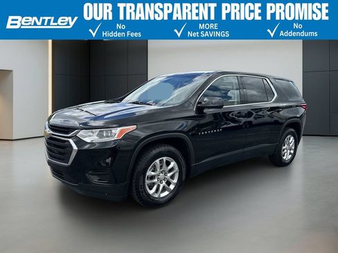 Used 2020 Chevrolet Traverse LS FWD image 1