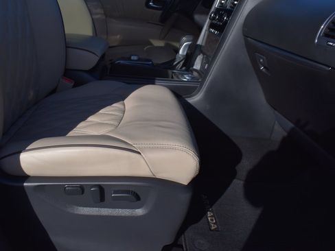 Used 2023 Nissan Armada Platinum w/ Captain's Chairs Package image 9