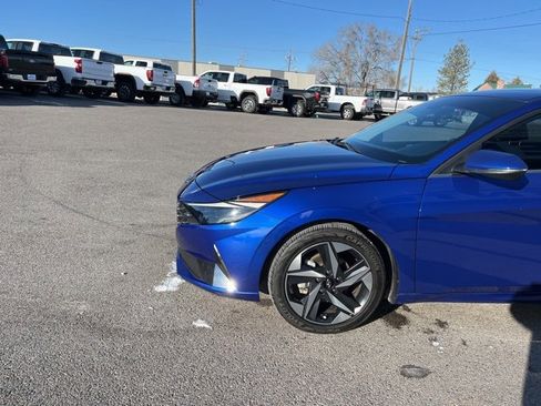 Used 2023 Hyundai Elantra Limited image 5