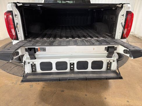 Used 2022 GMC Sierra 3500 AT4 w/ AT4 Preferred Package image 9