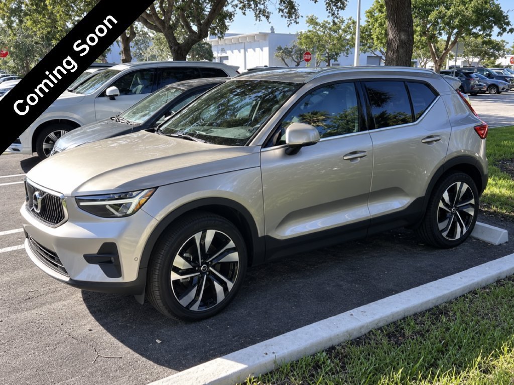Certified 2024 Volvo XC40 B5 Plus w/ Protection Package Premier AWD/4WD image 2