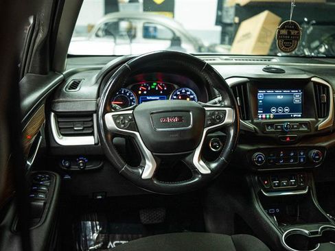 Used 2021 GMC Terrain SLE w/ LPO, Floor Liner Package image 15