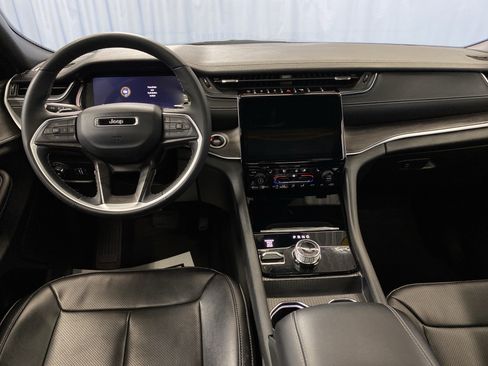 Certified 2024 Jeep Grand Cherokee L Limited w/ Luxury Tech Group II image 30