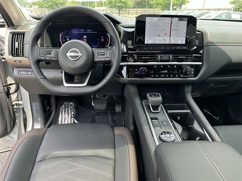 New 2025 Nissan Pathfinder Platinum w/ Cargo Package image 18