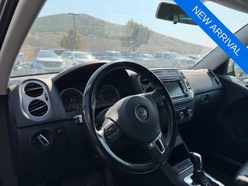 Used 2011 Volkswagen Tiguan S AWD/4WD image 10