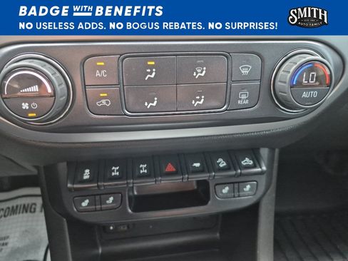 Used 2022 Chevrolet Colorado ZR2 AWD/4WD image 27
