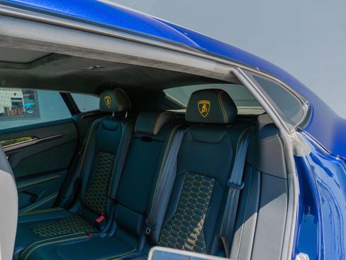 Used 2021 Lamborghini Urus AWD/4WD image 12