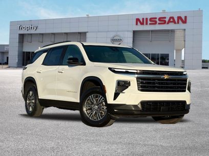 Used 2025 Chevrolet Traverse LT