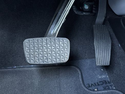 Certified 2024 Cadillac Lyriq Sport image 40