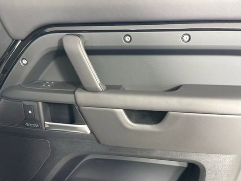 New 2026 Land Rover Defender 110 X-Dynamic SE image 29