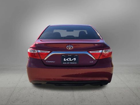 Used 2017 Toyota Camry LE image 5