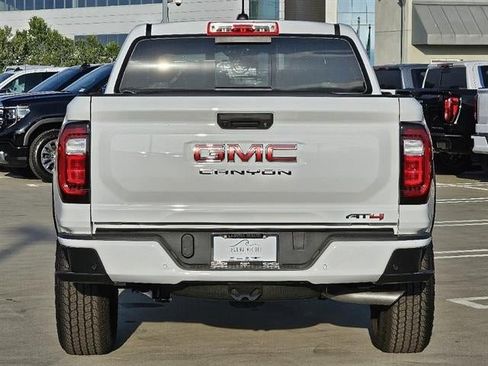 Used 2024 GMC Canyon AT4 w/ Technology Package image 22