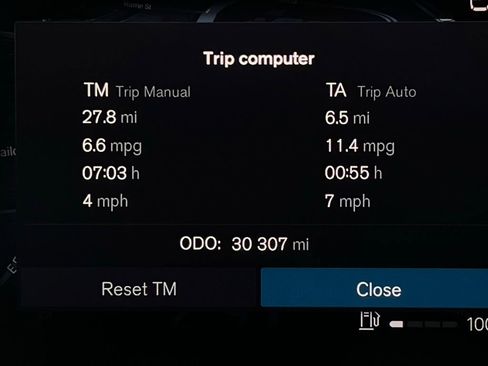 Used 2024 Volvo XC60 B5 Core image 15