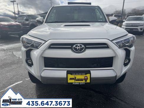 Used 2022 Toyota 4Runner TRD Off-Road Premium image 8