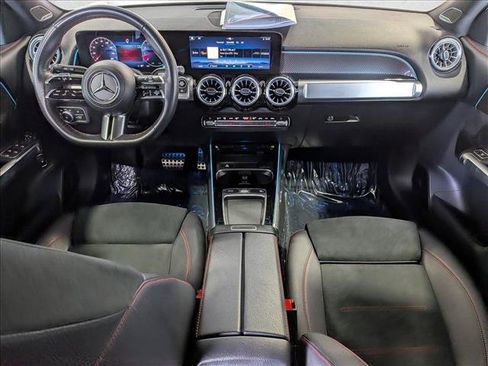 Used 2024 Mercedes-Benz GLB 250 image 18
