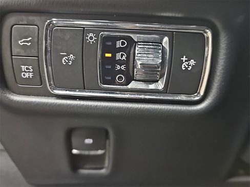 Used 2022 Lincoln Nautilus Reserve image 25