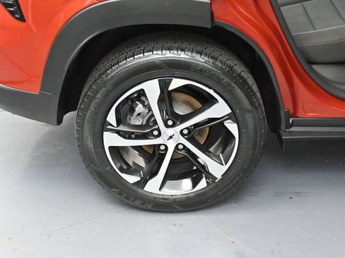 Used 2024 Chevrolet Trax RS w/ Driver Confidence Package FWD image 33