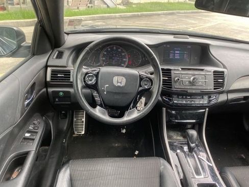 Used 2017 Honda Accord Sport image 18