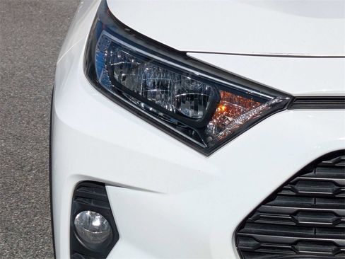 Used 2019 Toyota RAV4 XLE w/ Convenience Package image 10