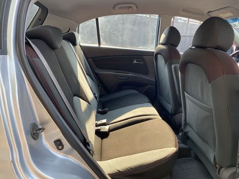 Used 2007 Kia Rio5 SX w/ PWR Pkg FWD image 18