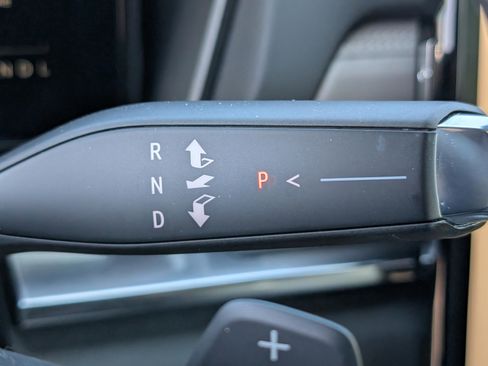 Used 2025 GMC Terrain Elevation image 25