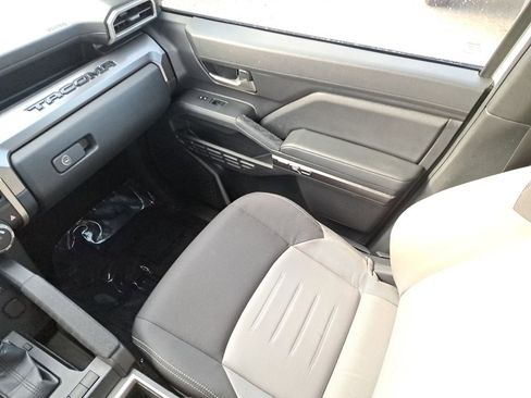 Certified 2024 Toyota Tacoma TRD Off-Road image 12