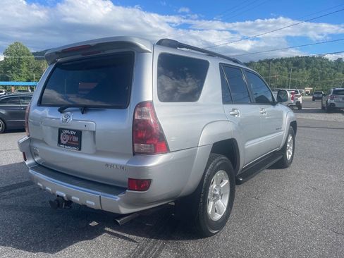 Used 2005 Toyota 4Runner Limited AWD/4WD image 9