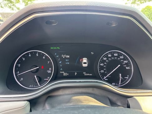 Used 2019 Toyota Avalon Limited FWD image 33