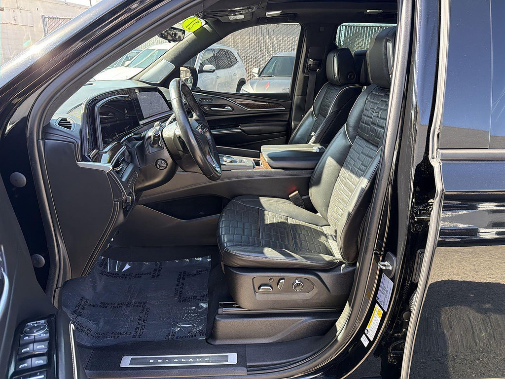 Used 2021 Cadillac Escalade Sport Platinum w/ Heavy-Duty Trailer Package AWD/4WD image 19