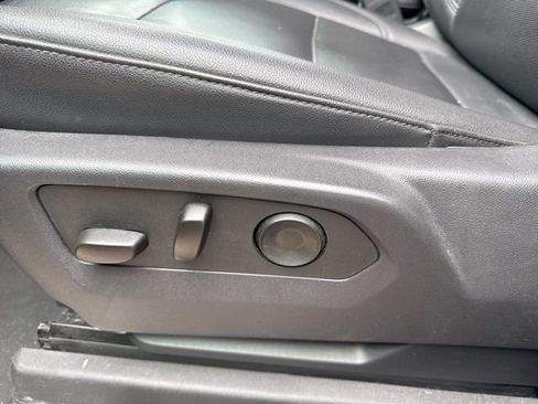 Used 2025 GMC Sierra 1500 SLT AWD/4WD image 15