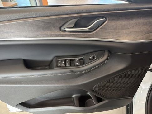 New 2026 Jeep Grand Cherokee Altitude image 15