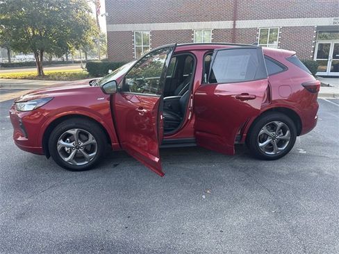 Used 2024 Ford Escape ST-Line image 11