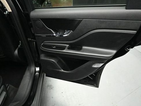 Certified 2024 Lincoln Corsair AWD image 25