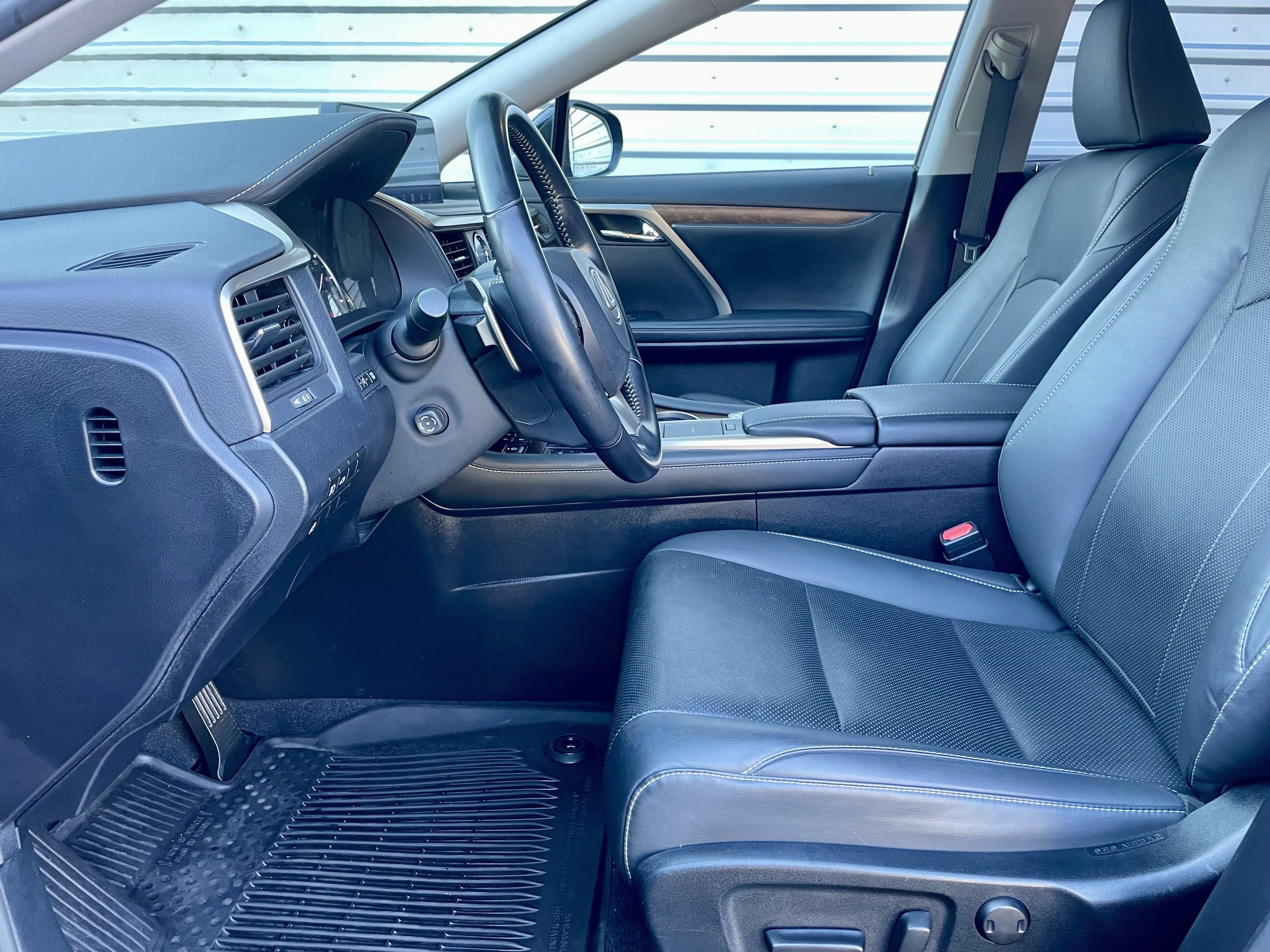 Used 2021 Lexus RX 350L Premium w/ Premium Package AWD/4WD image 14