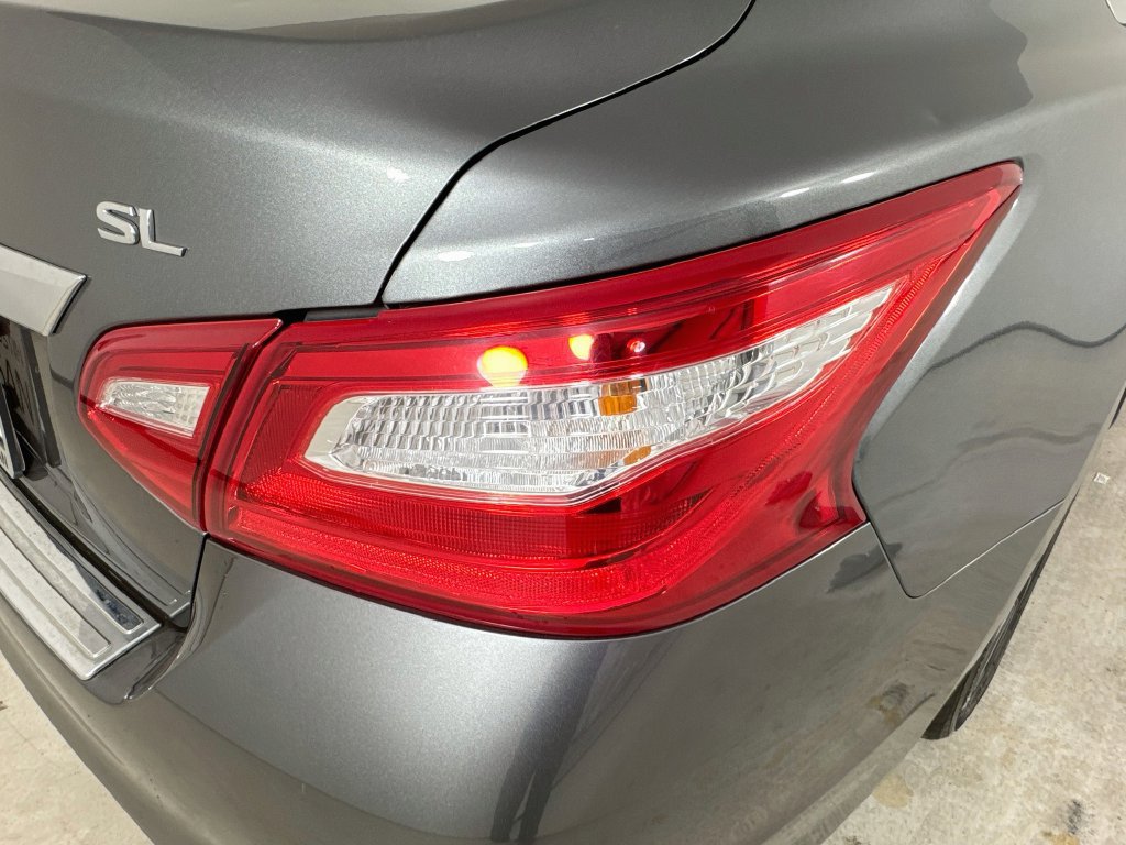 Used 2017 Nissan Altima 2.5 SL w/ 2.5 Technology Package FWD image 34