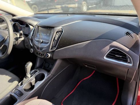 Used 2017 Chevrolet Cruze LT w/ Convenience Package image 26