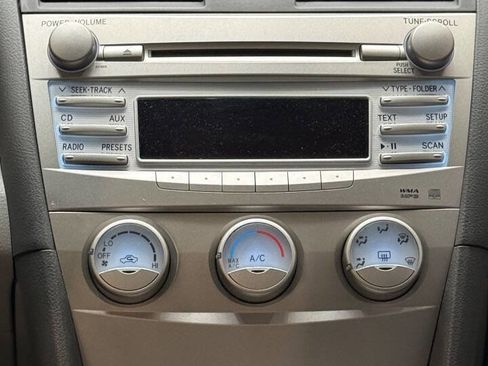 Used 2011 Toyota Camry LE w/ LE Extra-Value Pkg image 16