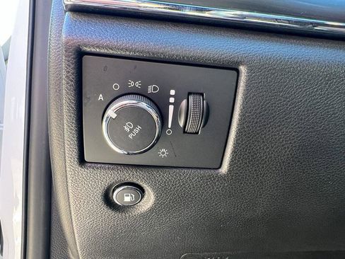 Used 2021 Jeep Grand Cherokee Limited w/ Luxury Group II image 21