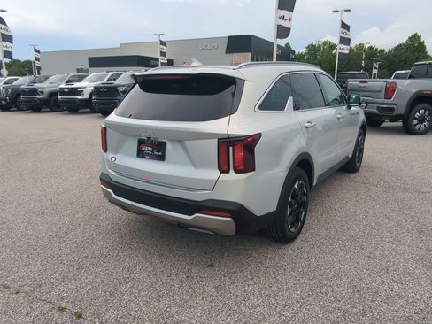 New 2026 Kia Sorento S w/ S Panoramic Sunroof Package FWD image 7