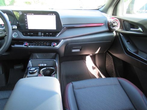 Used 2026 Chevrolet Equinox RS w/ Safety and Technology Package FWD image 14